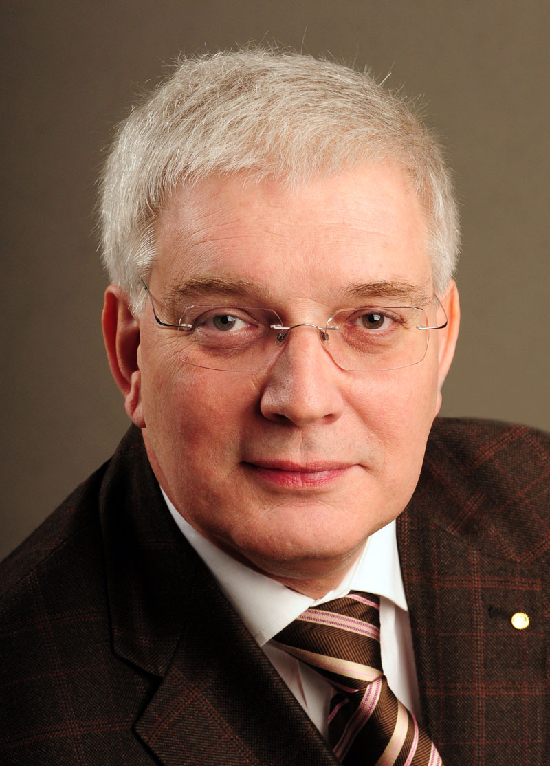 Dr. Rolf Lichtner