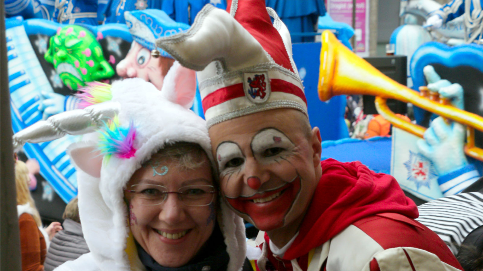 Hoppeditz und Einhorn auf dem Rosenmontagszug